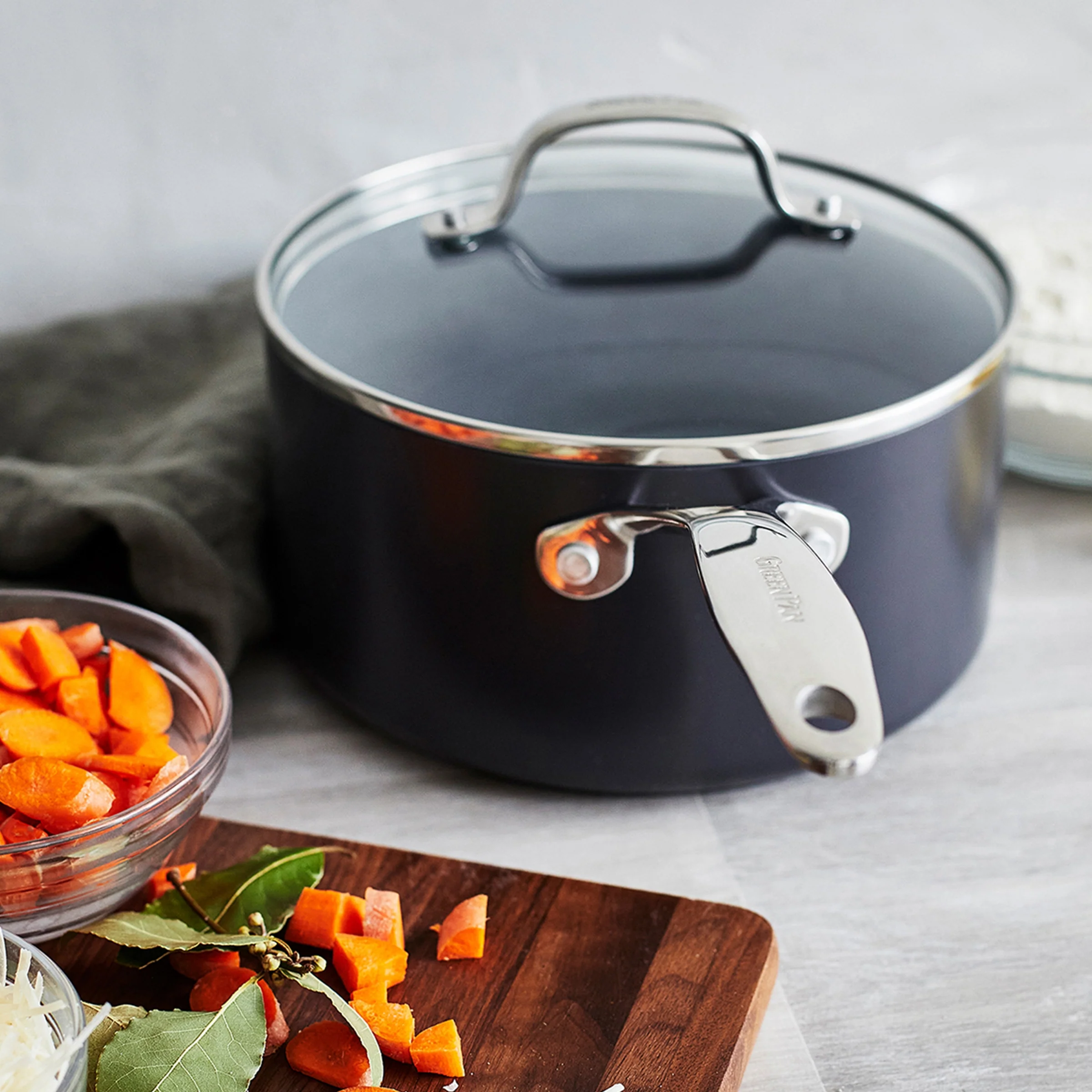 Valencia Pro Ceramic Nonstick 2-Quart Saucepan with Lid - Image 3