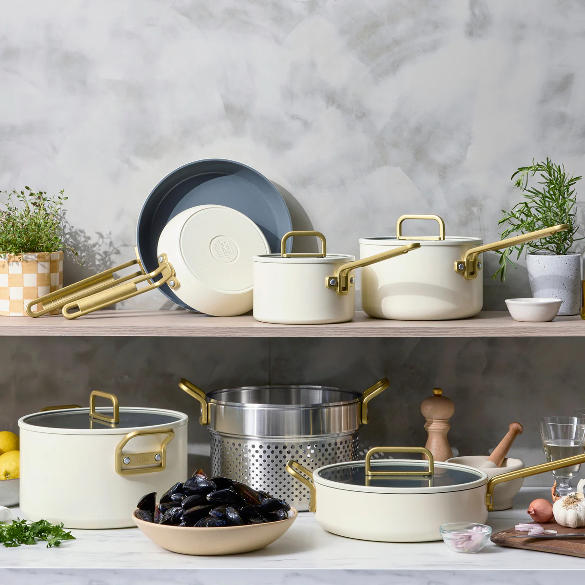 Stanley Tucci™ Ceramic Nonstick 11-Piece Cookware Set | Carrara White - Image 4