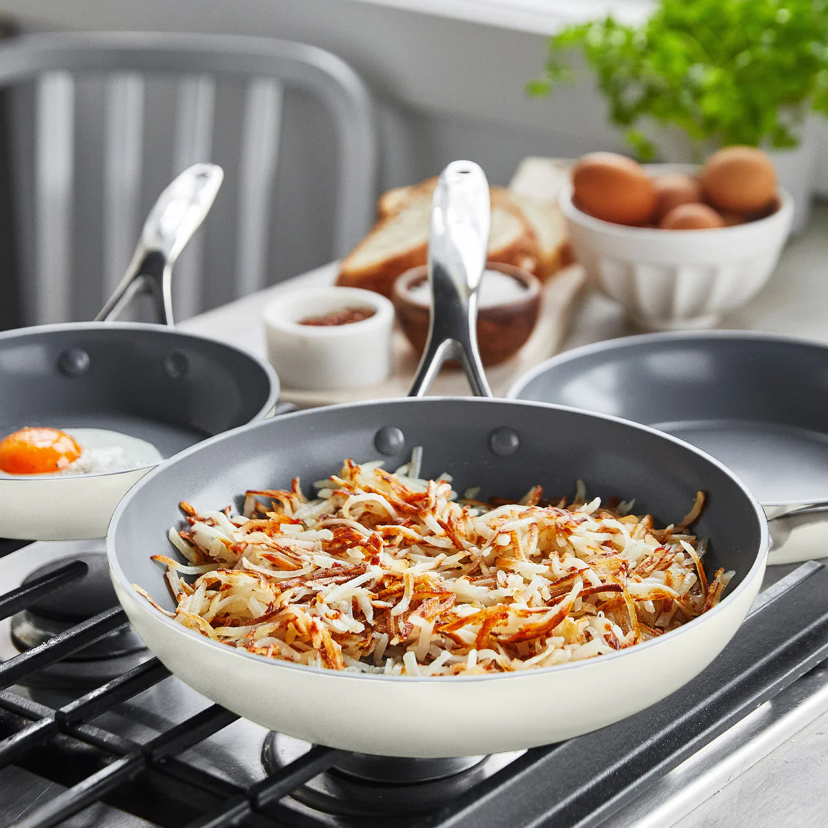 Valencia Pro Ceramic Nonstick 8", 9.5", and 11" Frypan Set | Cream - Image 6