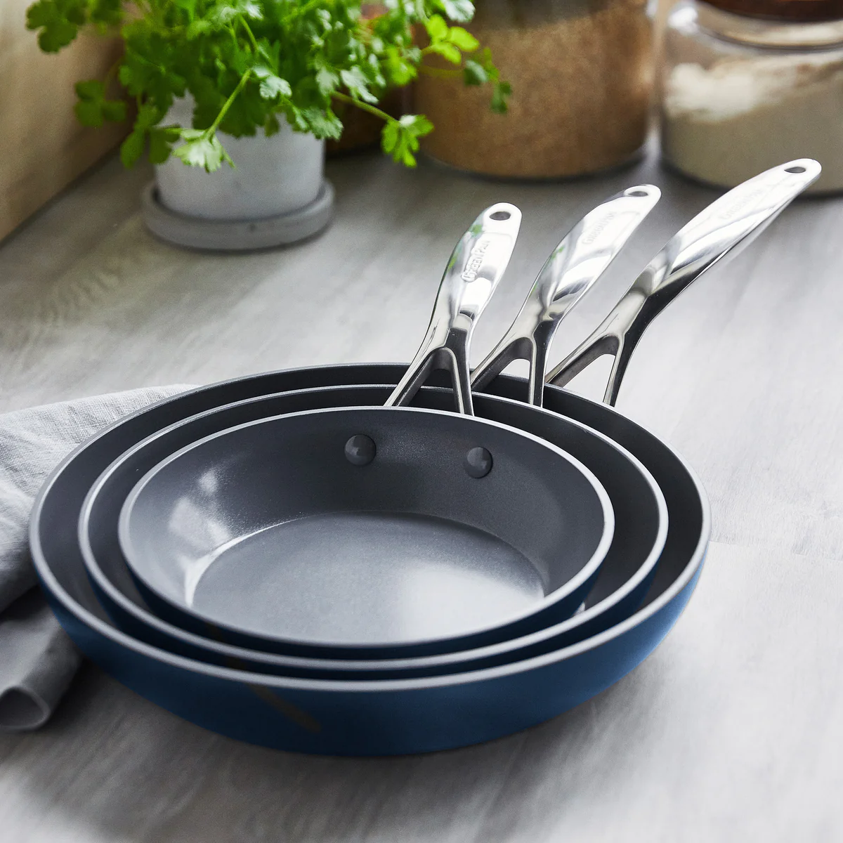 Valencia Pro Ceramic Nonstick 8", 9.5", and 11" Frypan Set | Twilight - Image 8