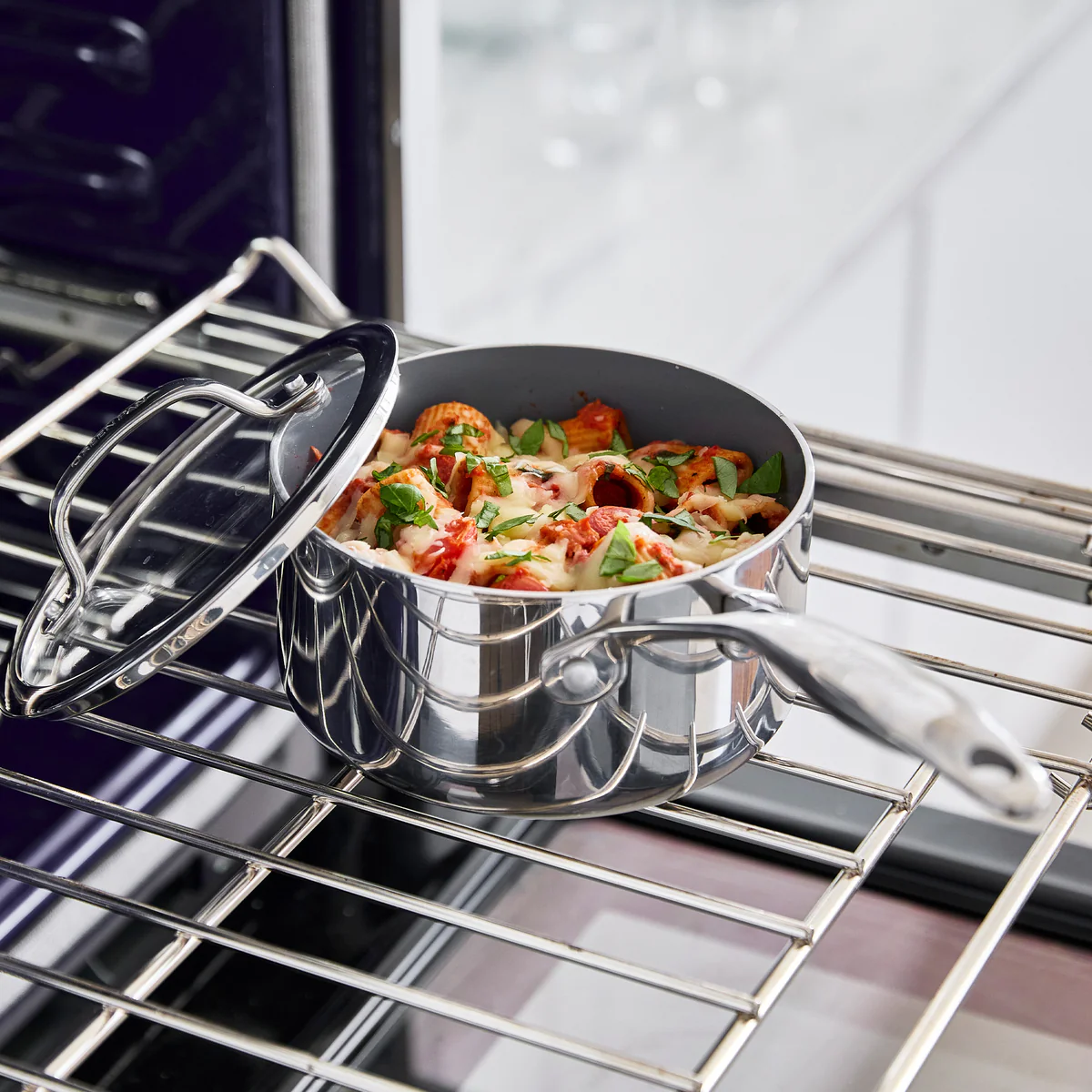 Valencia Pro Stainless Steel 1.6-Quart Saucepan with Lid - Image 4